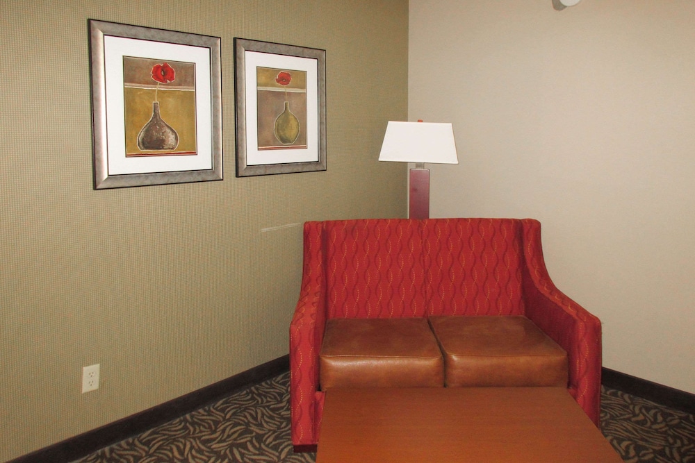 Clarion Inn & Suites Cortland University Area - photo 14
