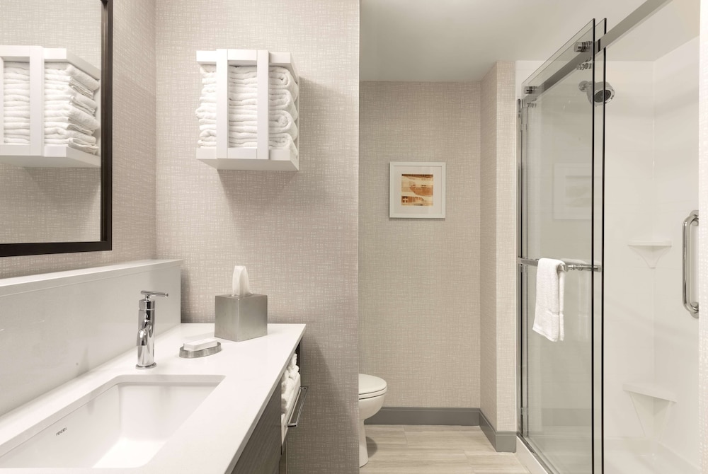 Hampton Inn & Suites St. Charles Old Town Area - photo 11