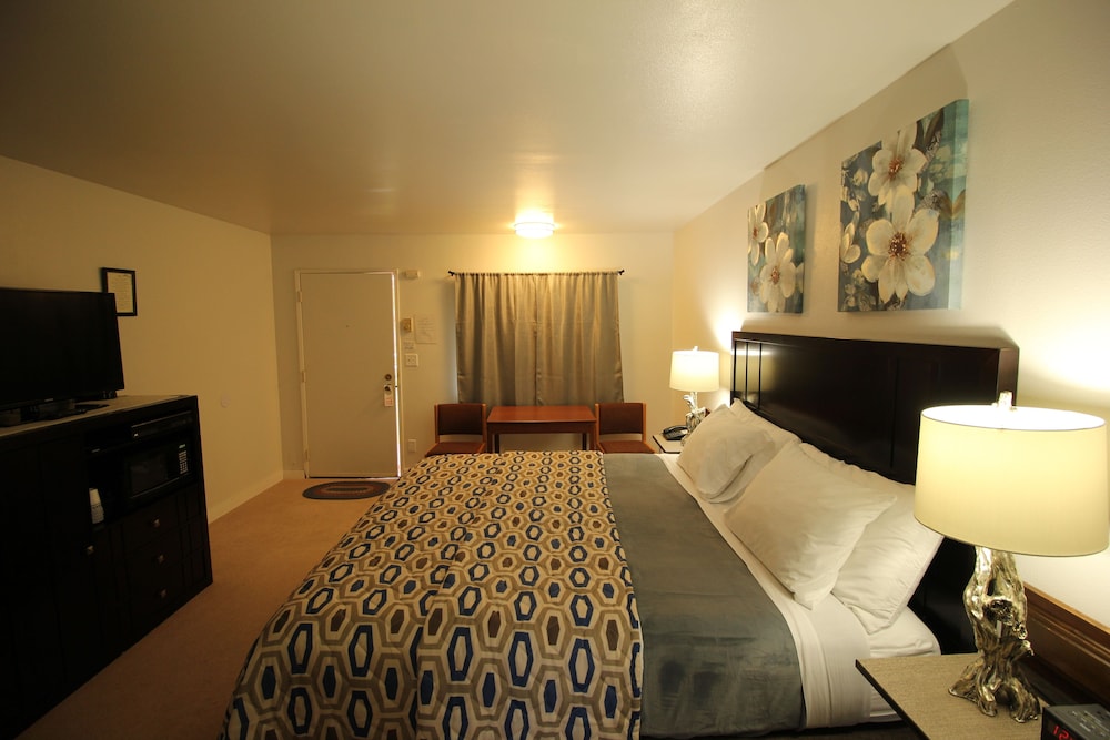 Mariner's Cove Inn - photo 49