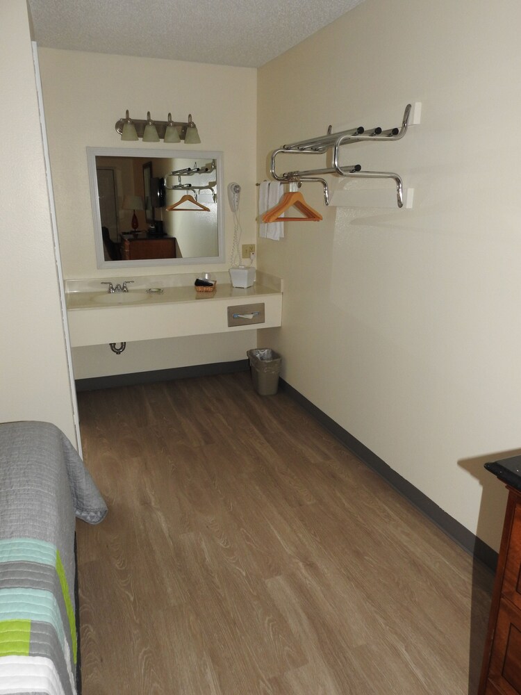 Edelweiss Inn - photo 13