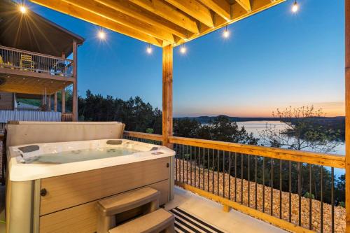Sunset Salut - carbon neutral hotel in Unknown City