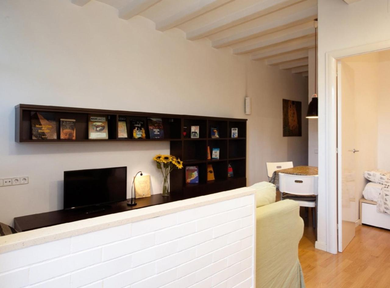 Authentic flat2 in Poble sec Paralelo — 4-Star Luxury Hotel in Barcelona, Spain