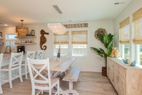 Barrycuda by Oak Island Accommodations - photo 42