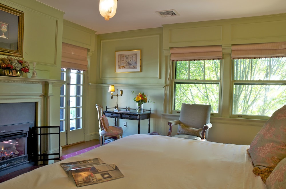 Hilltop Inn — Newport — photo 3