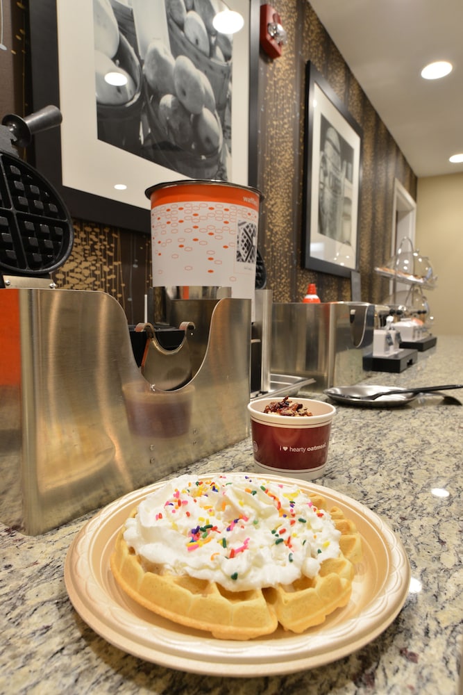 Hampton Inn & Suites Chippewa Falls - photo 35