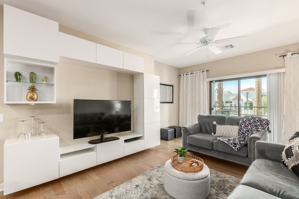 Luxury Condo in Ocotillo Dining Resort Pool Spa Gym and More Walk to Everything by RedAwning Chandler - photo 12