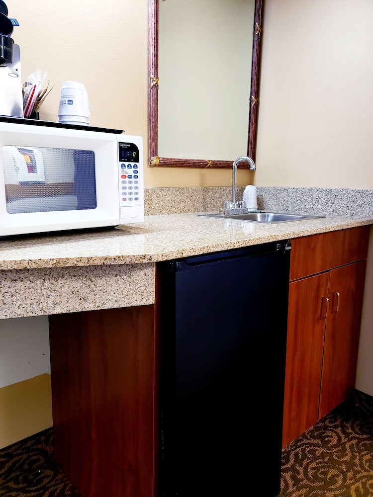 Quality Inn & Suites Black River Falls I 94 - photo 30