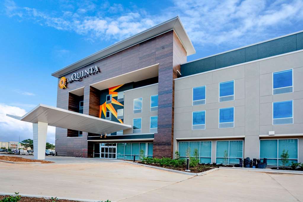La Quinta Inn & Suites by Wyndham Katy - photo 2
