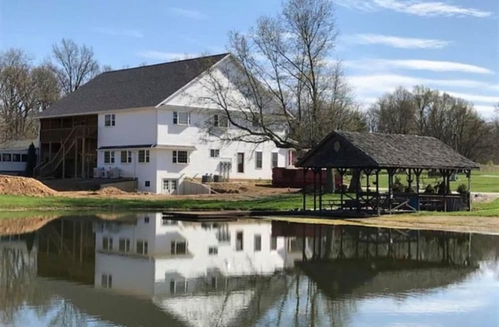 Pleasant Grove Inn - photo 42