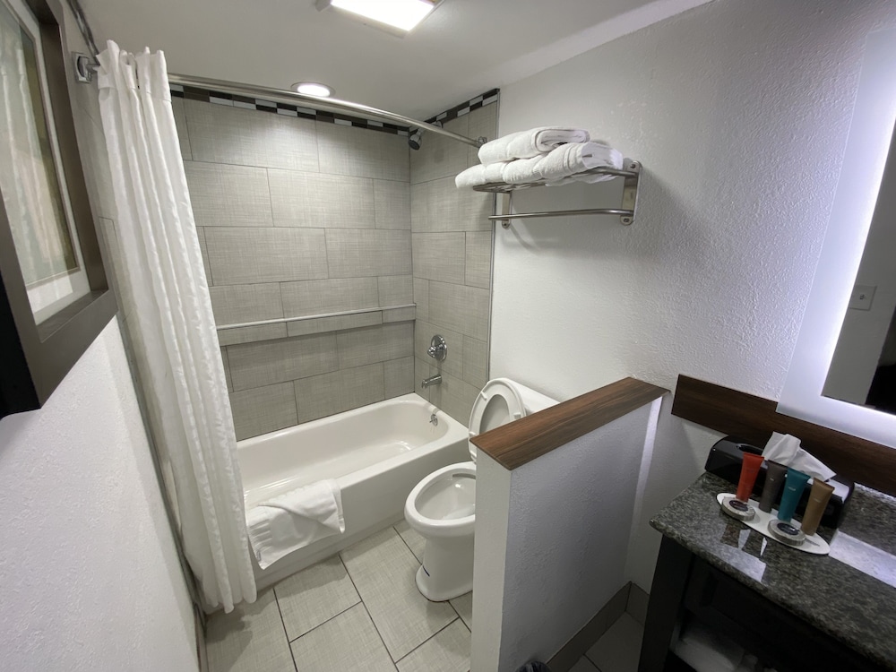 Lx Hotel Powered by ACW Circle - photo 22