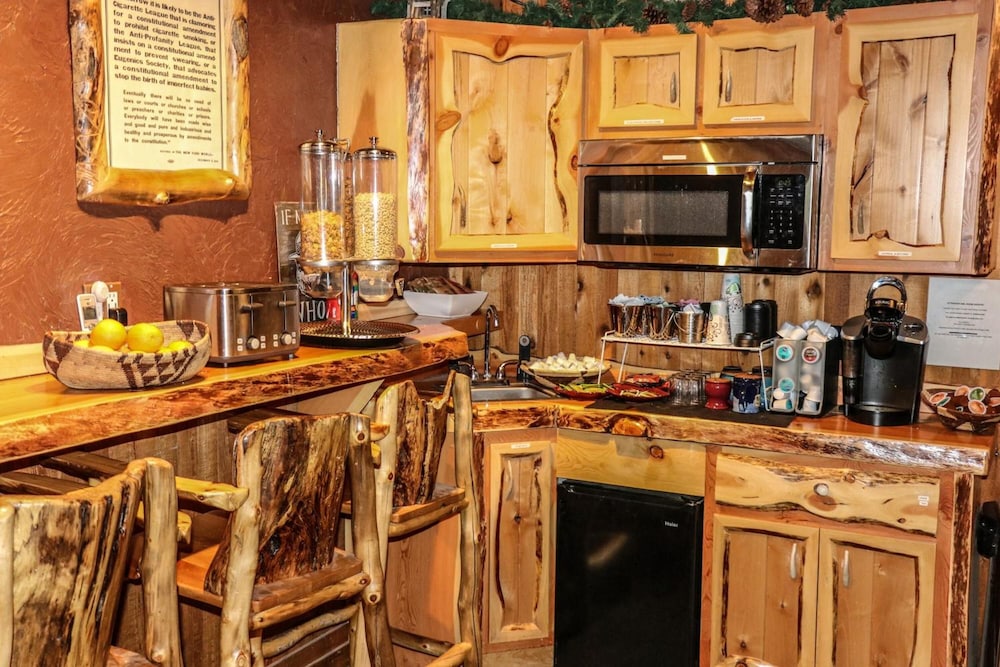 Arrowhead Mountain Lodge - photo 16