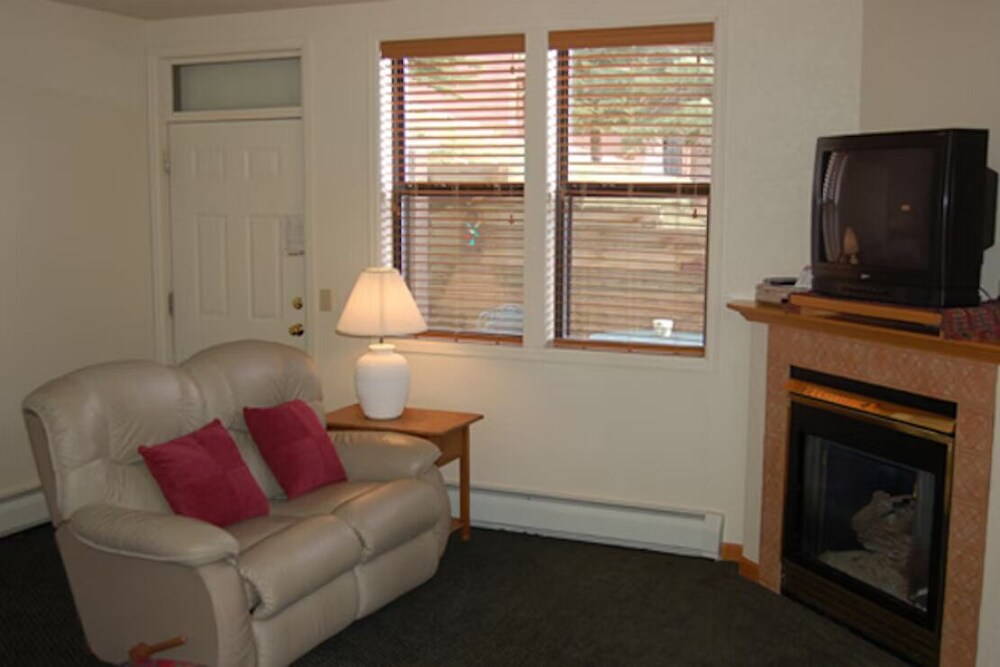 Wildwood Inn - photo 38