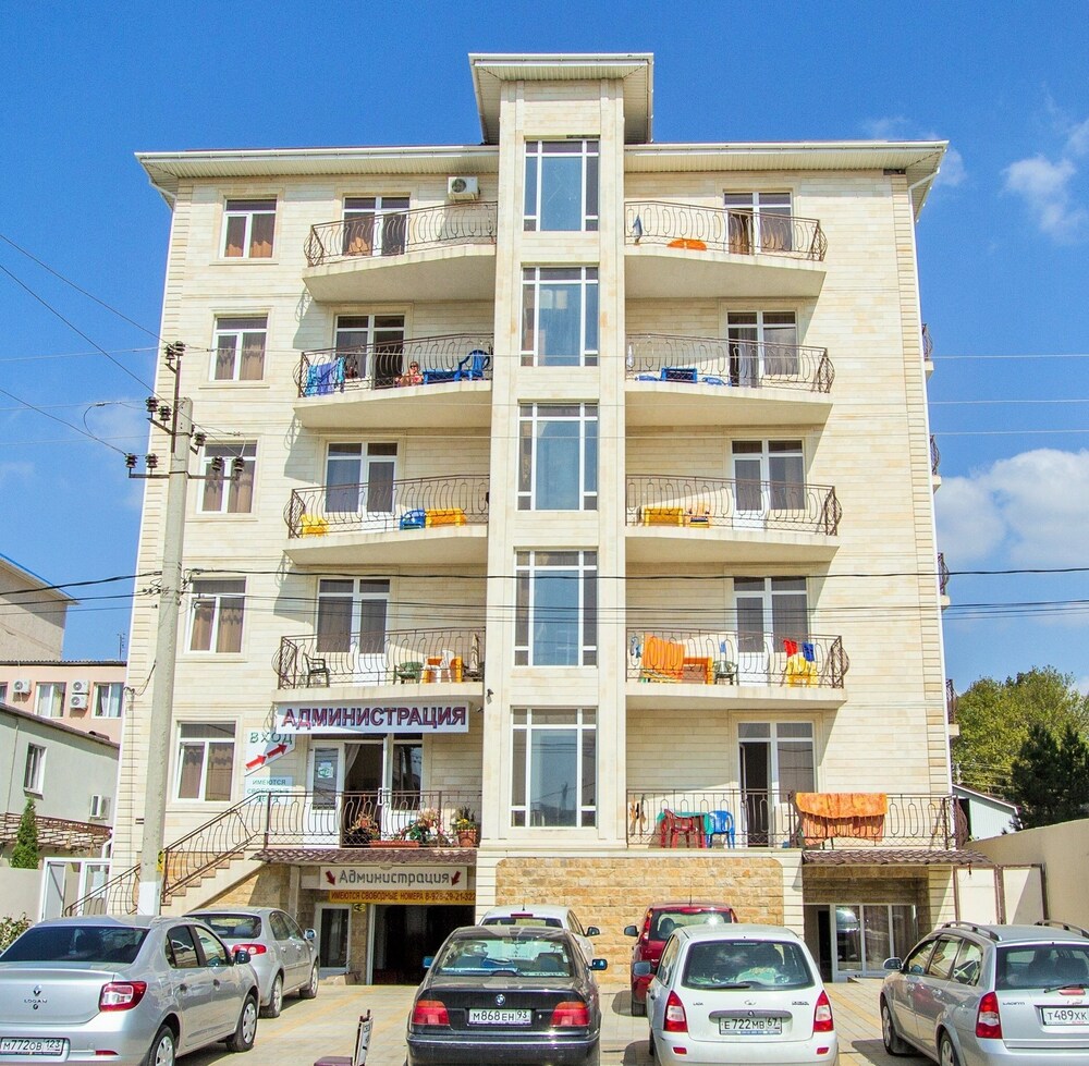 Eros - carbon neutral hotel in Vityazevo