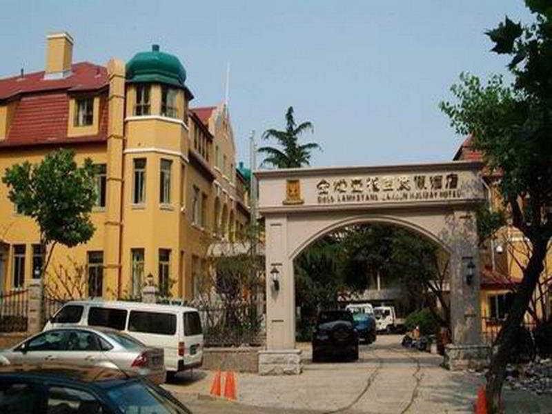 Gold Lampstand Garden Holiday in Qingdao, People's Republic of China