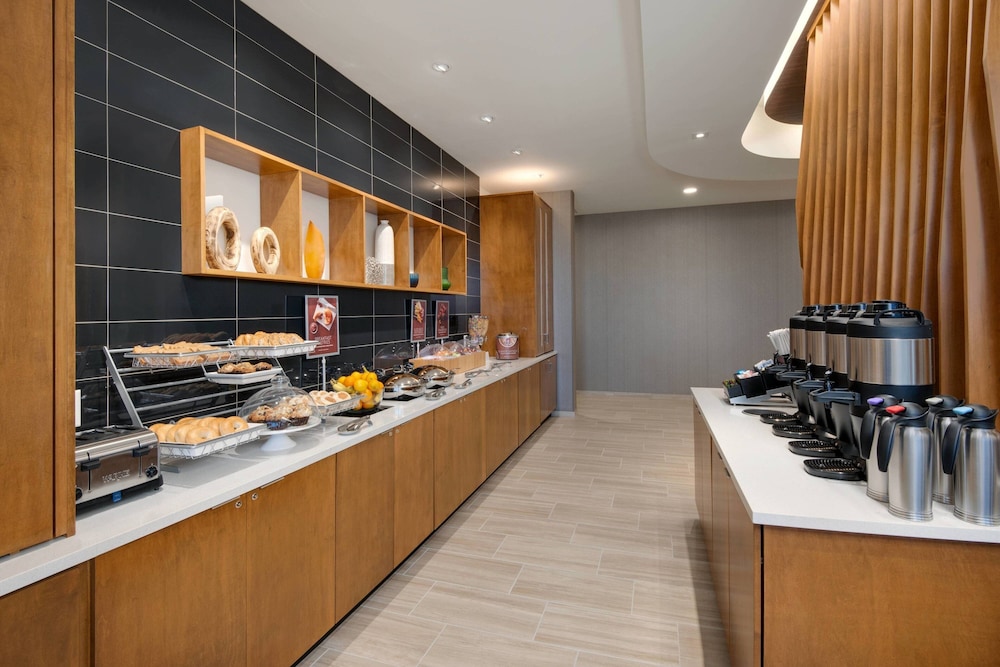 SpringHill Suites by Marriott Indianapolis Keystone - photo 18