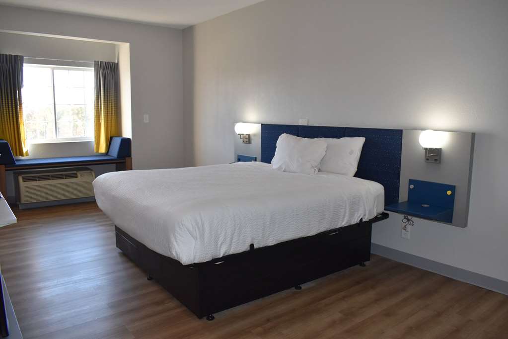 Microtel Inn & Suites by Wyndham Stockbridge Atlanta I 75 - photo 41