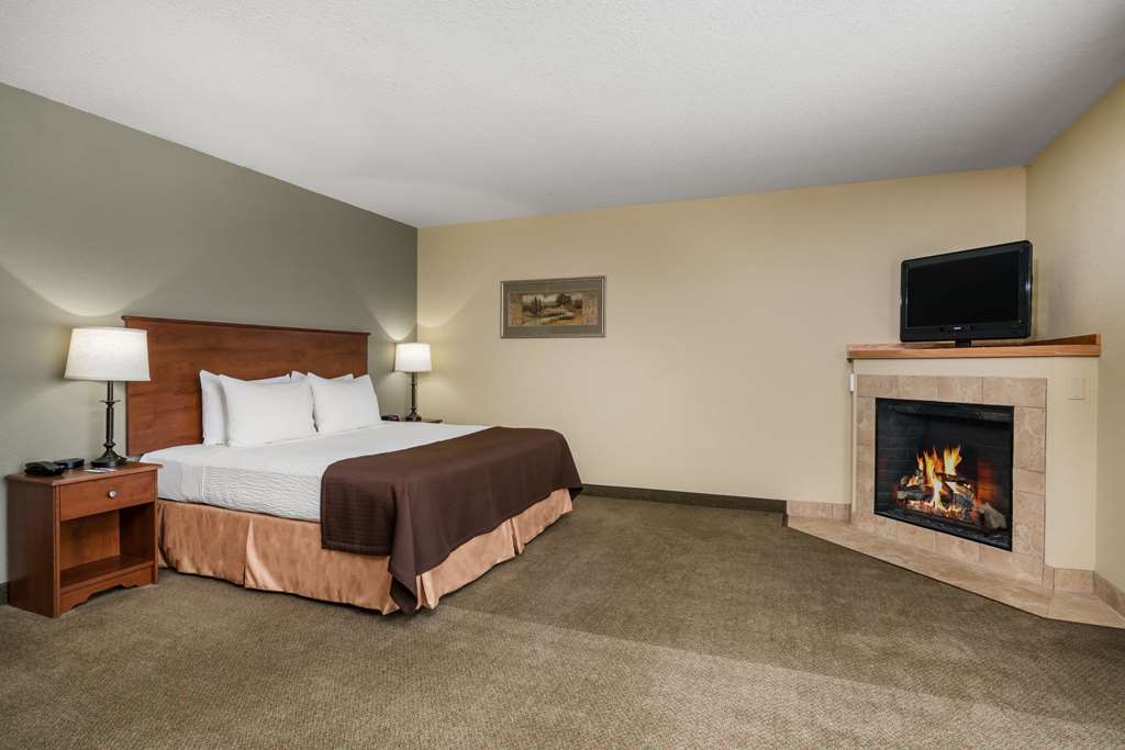 AmericInn by Wyndham Newton - photo 18