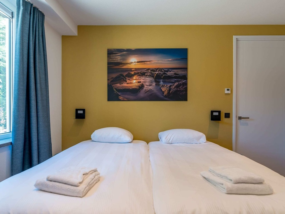 Chalet in Texel near Forest & Beach — Den Burg — photo 4