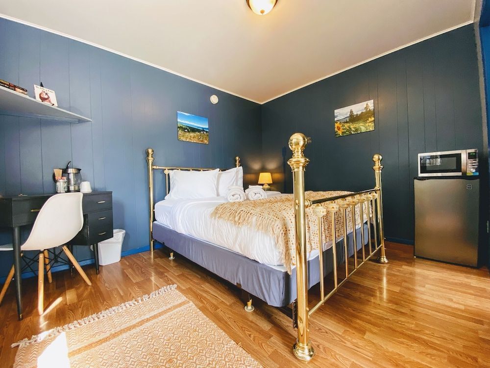 Flathead Lake Resort — Bigfork