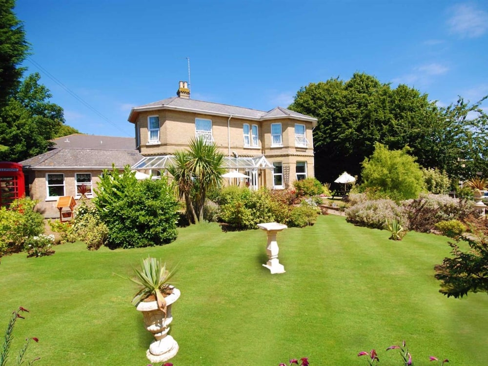 Somerton Lodge Hotel in Shanklin, United Kingdom
