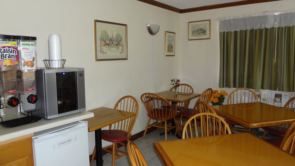 Econo Lodge Colonial - photo 4
