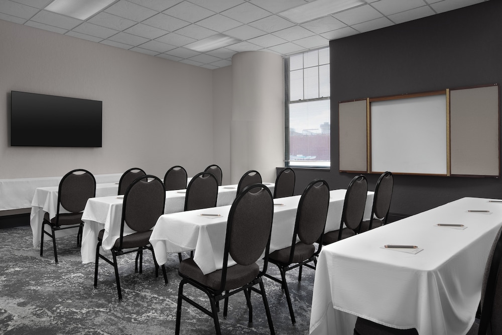 The Suites Hotel at Waterfront Plaza - photo 37