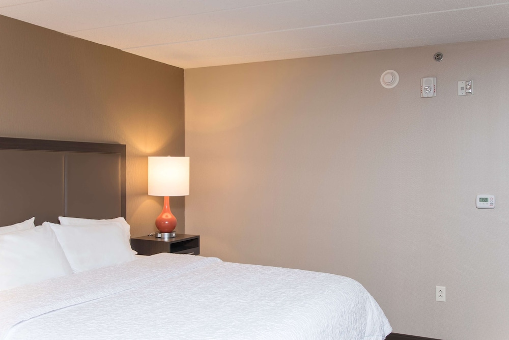 Hampton Inn Columbus Taylorsville Edinburgh - photo 8