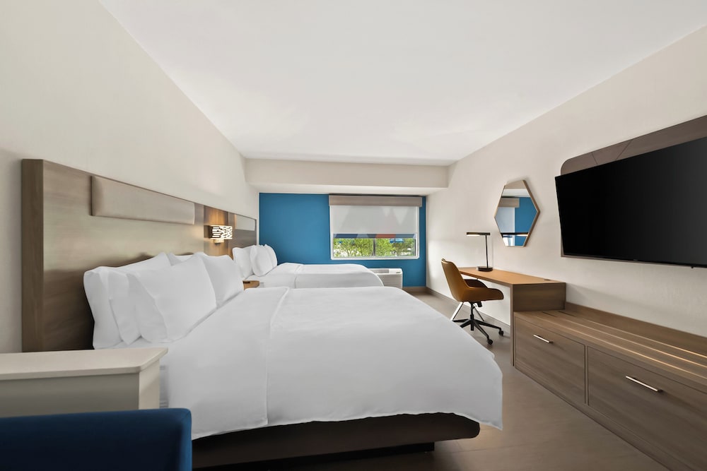 Holiday Inn Express & Suites Raleigh NE Medical Ctr Area by IHG - photo 9