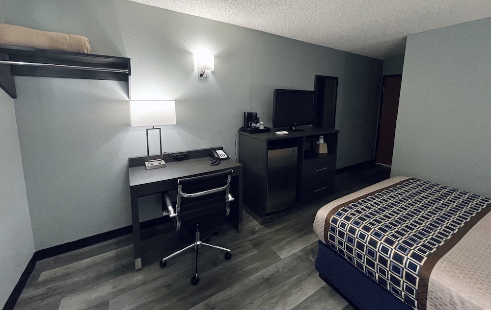 Americas Choice Inn And Suites - photo 20