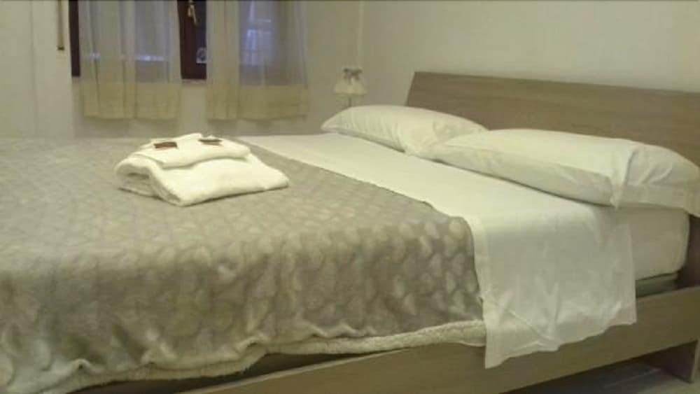 BB Chiaia Rooms - carbon neutral hotel in Naples