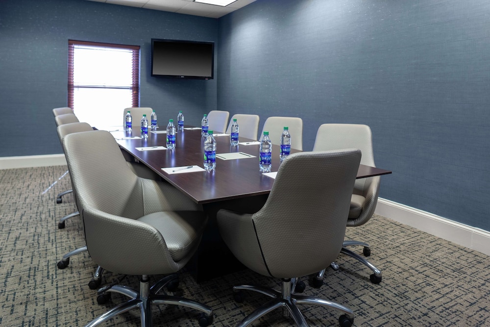 Hampton Inn & Suites Concord Charlotte - photo 35