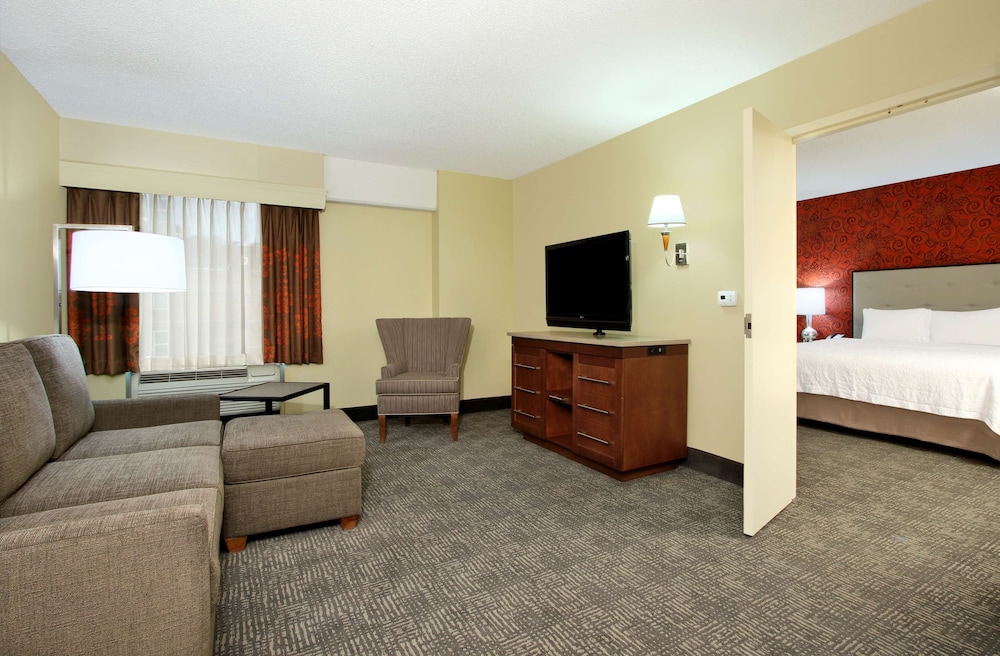 Hampton Inn & Suites Columbus Downtown - photo 35