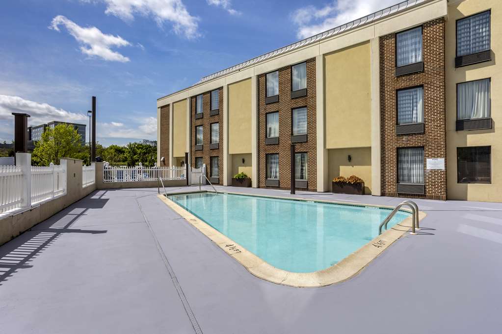 Best Western Harrisburg North Hotel - photo 2