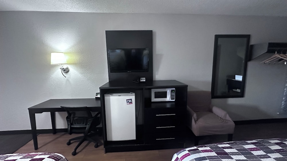 Red Roof Inn Anderson IN - photo 42