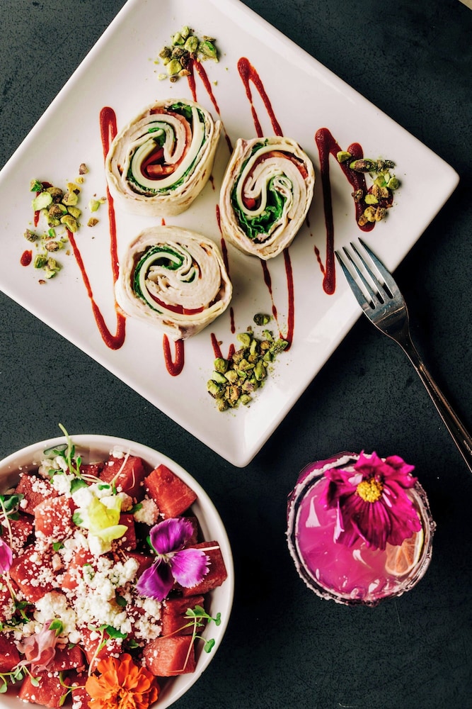 Element Reno Experience District - photo 4