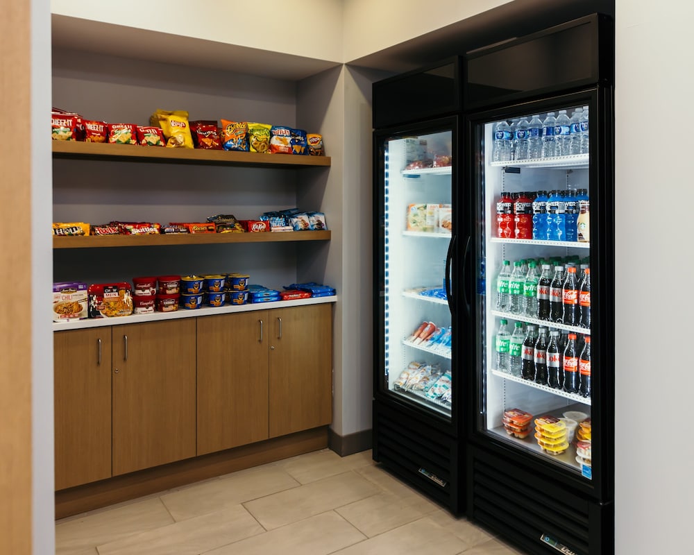 Holiday Inn Express and Suites Urbandale by IHG - photo 19