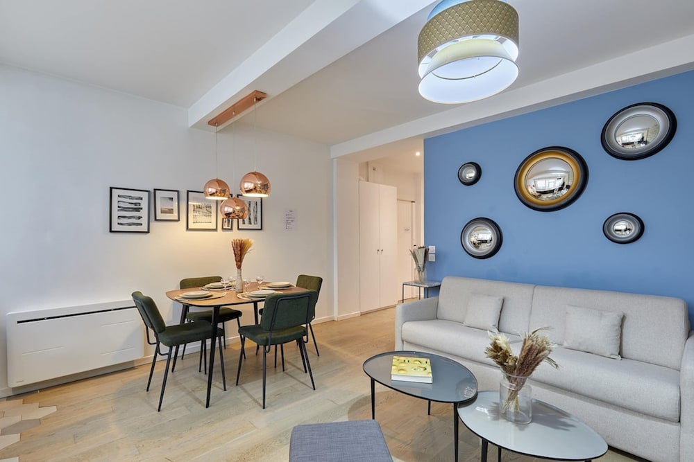 Charming Apartment Invalides Eiffel Tower — 4-Star Luxury Hotel in Paris, France