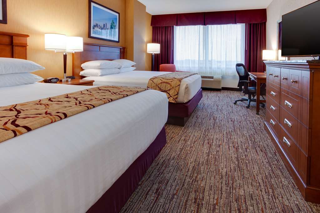 Drury Inn & Suites West Des Moines - photo 17