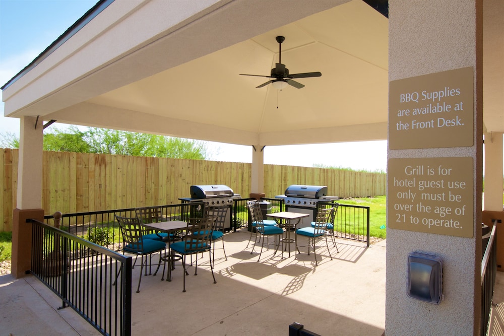 Candlewood Suites Kenedy by IHG - photo 23