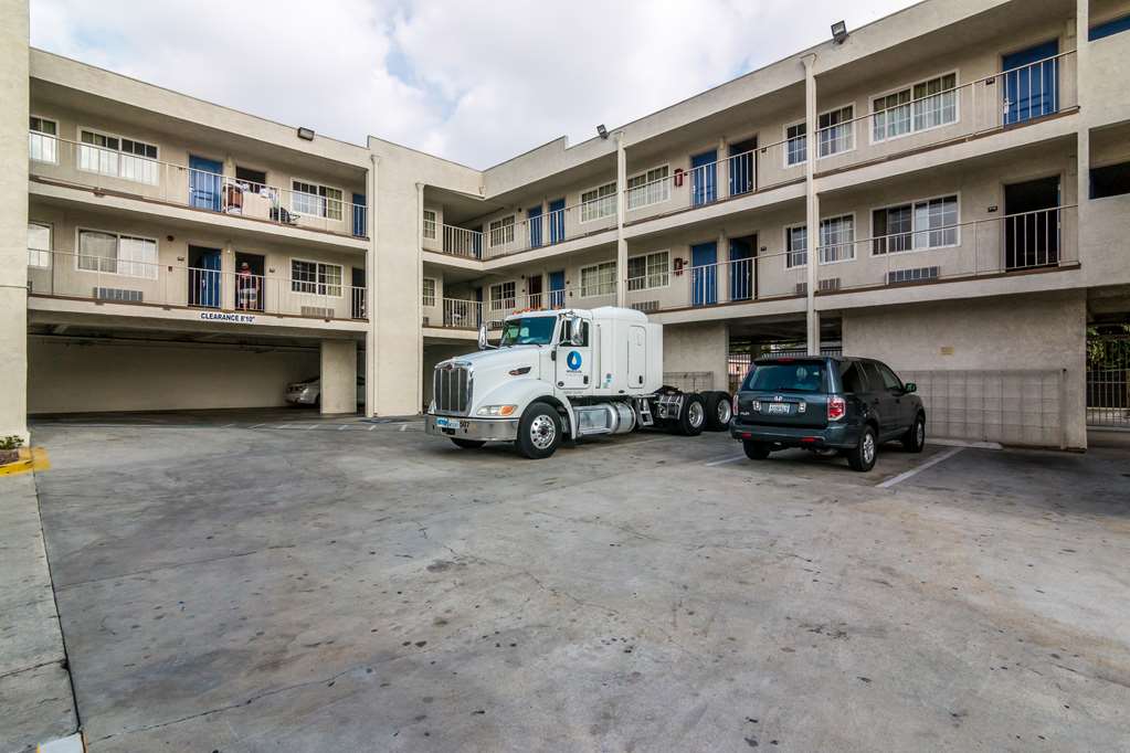 Motel 6 Bell Gardens - photo 4