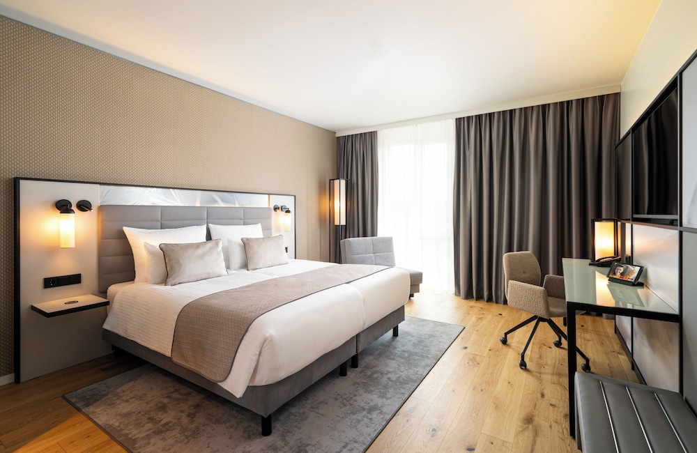 Leonardo Royal Hotel Cologne Bonn Airport — carbon neutral stay, Koeln