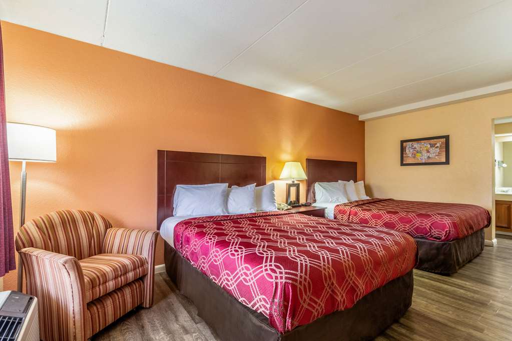 Econo Lodge Rocky Top - photo 16