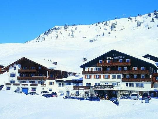 Hotel Enzian — hotel in Lech