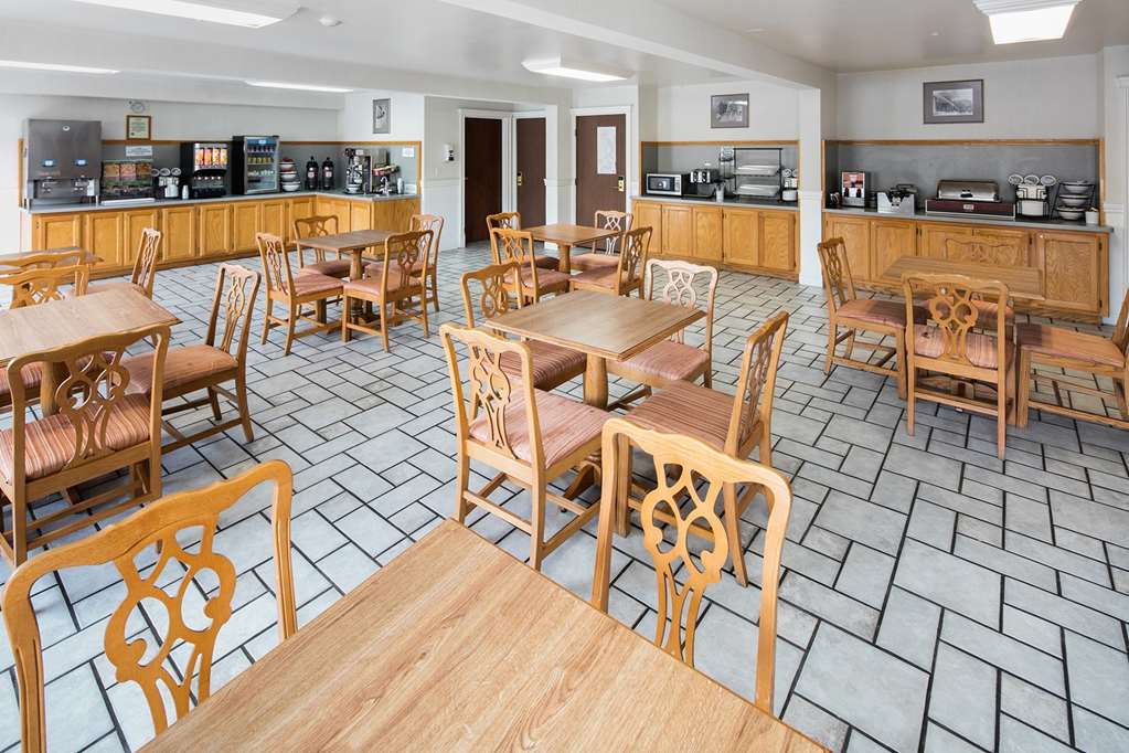 Red Lion Inn & Suites Auburn - photo 12