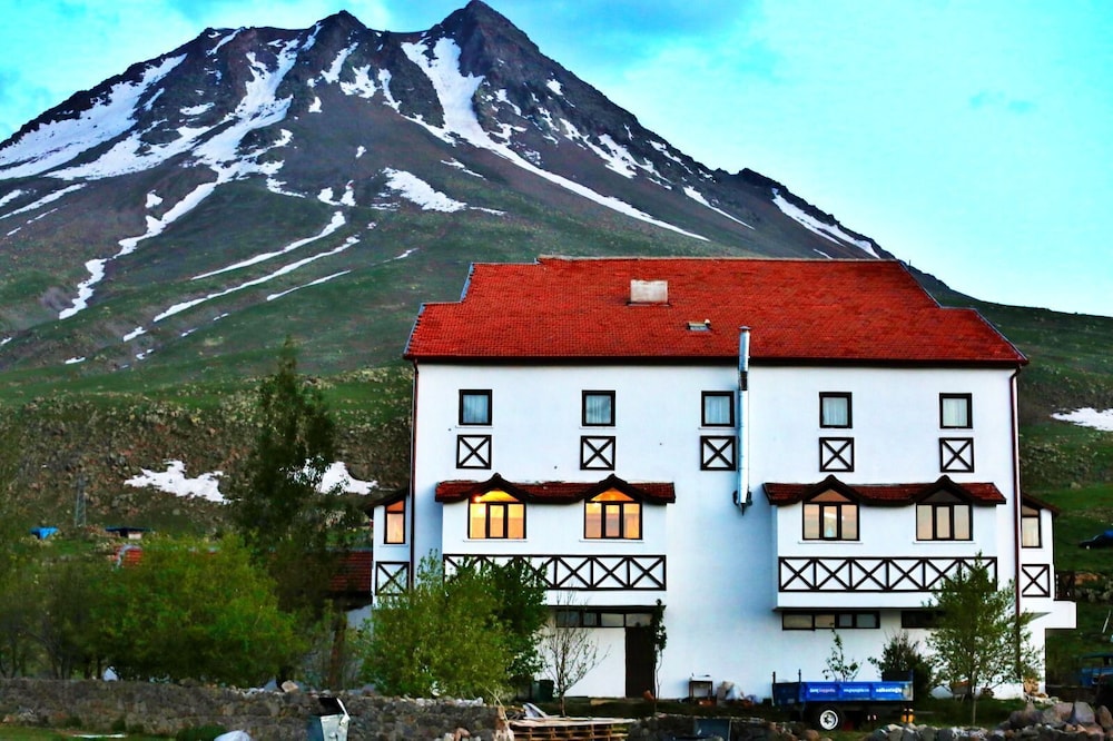 Karbeyaz Hotel Resort — Aksaray