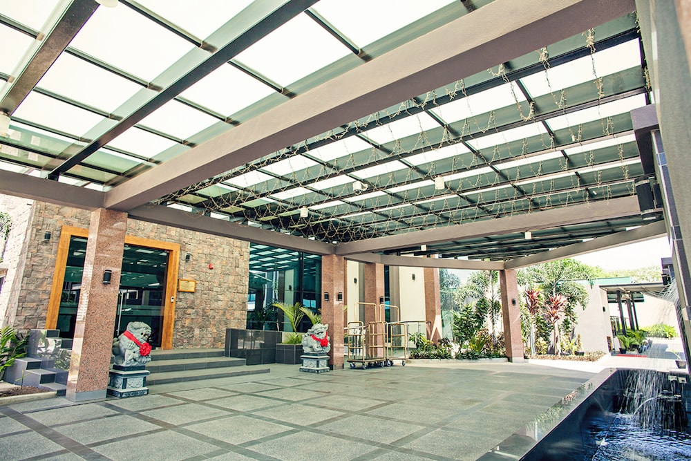 Laguna Hotel — hotel in Port Moresby