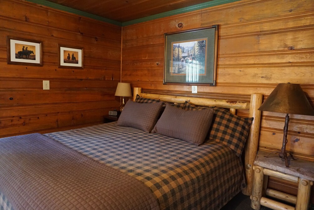Shaver Lake Village Hotel - photo 6