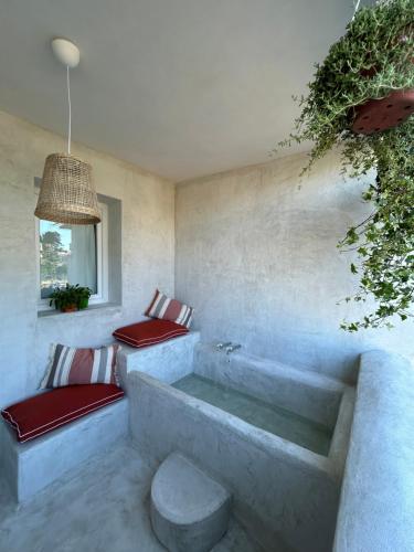 Palazzo Crisafulli 1 Casa Liberty Con Vasca Esterna — 4-Star Luxury Hotel in Palermo, Italy