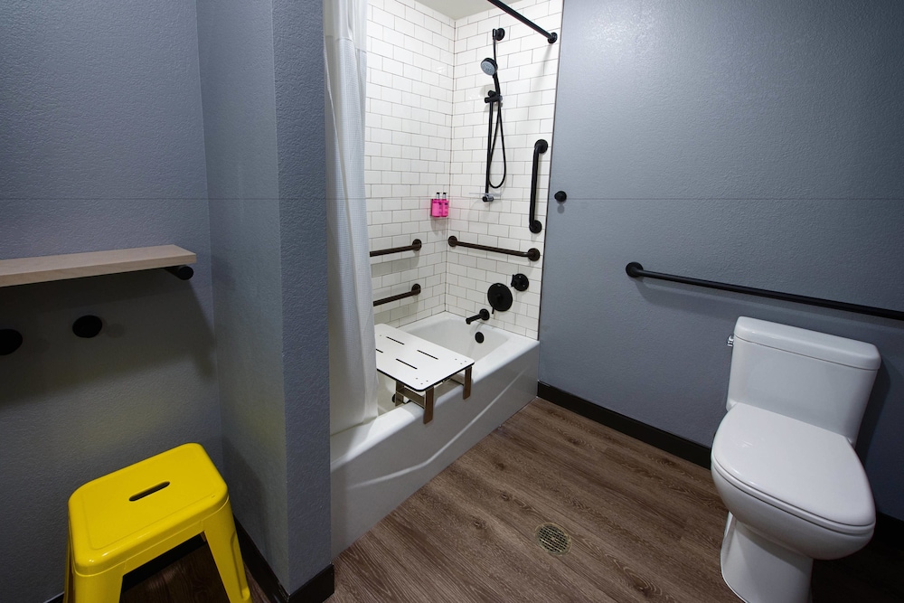 Moxy New Orleans Downtown French Quarter - photo 22