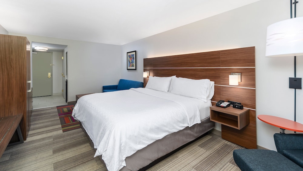 Holiday Inn Express & Suites Dinuba West by IHG - photo 3
